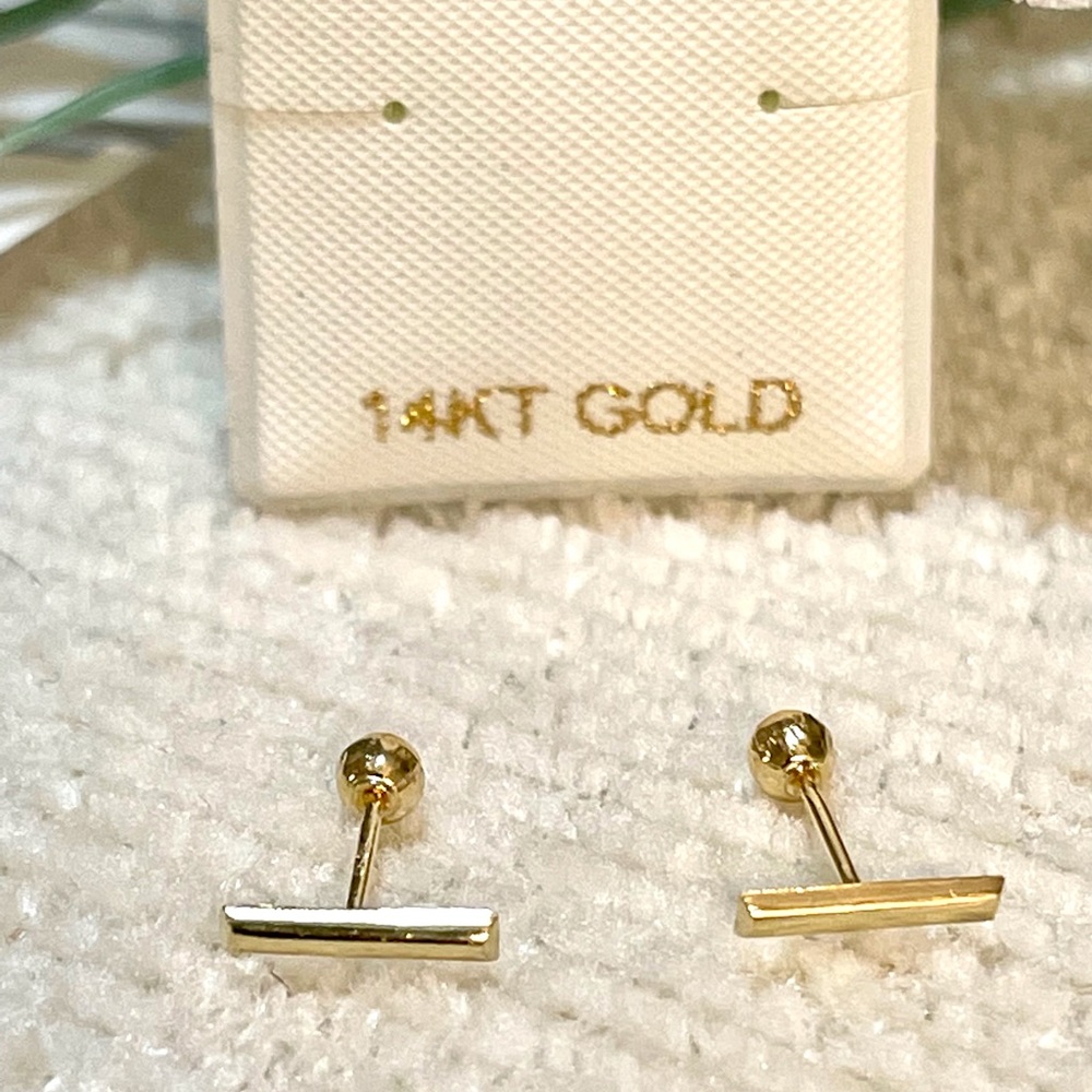 Solid Yellow Gold 14 Karat Bar 2x10mm Earring